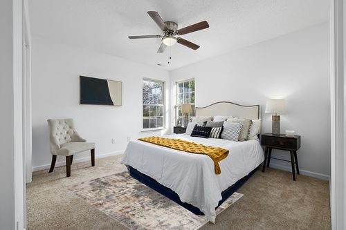 LUXE WEAVERS Euston Gray 5 x 7 Abstract Modern Area Rug in White and Yellow Modern Bedroom