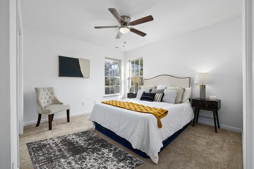 nuLOOM Deedra Modern Abstract Area Rug, 4x6, Dark Grey in White and Yellow Modern Bedroom