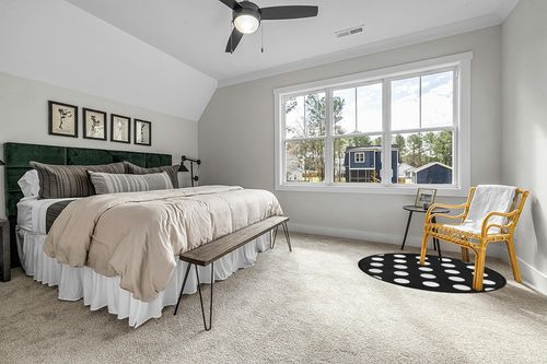 White Black Polka Dot Round Area Rug, Large Circle Rugs Non Slip Round Floor Mat Soft Washable Carpet for Living Room Bedroom Indoor Outdoor, 5 ft in Grey Traditional Bedroom with King Bed