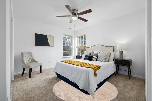 Lyre Handmade Tufted Natural/Ivory Area Rug Kelly Clarkson Home Rug Size: Round 6' in White and Yellow Modern Bedroom