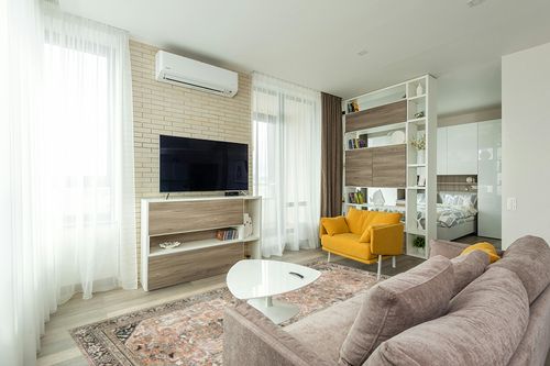 ‎Auburn / Multi ‎Traditional   ‎Area Rug in Light Modern Living Room with TV