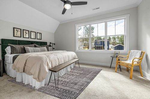 Bloom Rugs Troya Charcoal/Pebble 8x10 Rug - Traditional Geometric Area Rug for Living Room, Bedroom, Dining Room, and Kitchen - Exact Size: 7'5" x 10' in Grey Traditional Bedroom with King Bed