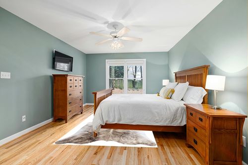Genuine Light Grey Beige Brindle Cowhide Rug XL 6 x 7-8 ft. 180 x 240 cm in Teal and Orange Wood Bedroom