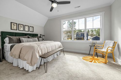 Lahome Boho Round Rugs - 4Ft Washable Non-Slip Small Round Area Rug Throw Soft Sofa Kids Nursery Room Rug Rainbow Sun Print Distressed Round Carpet for Bedroom Entryway Living Room Dining Room in Grey Traditional Bedroom with King Bed