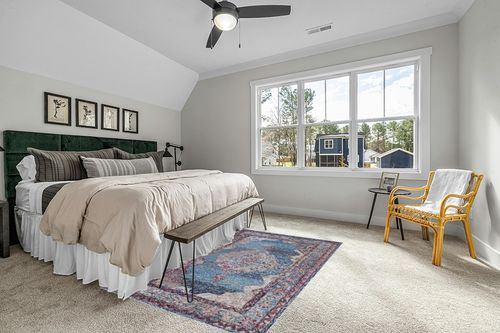 SAFAVIEH Vintage Oushak Collection Area Rug - 5' x 8', Blue, Handmade Boho Oriental Distressed, Ideal for High Traffic Areas in Living Room, Bedroom (VOS740A) in Grey Traditional Bedroom with King Bed