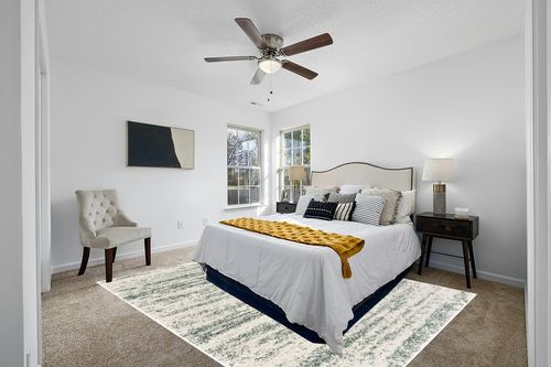 Safavieh Hudson Shag Collection Area Rug - 8' x 10', Ivory & Green, Modern Design, Non-Shedding & Easy Care, 2-inch Thick Ideal for High Traffic Areas in Living Room, Bedroom (SGH206Y) in White and Yellow Modern Bedroom