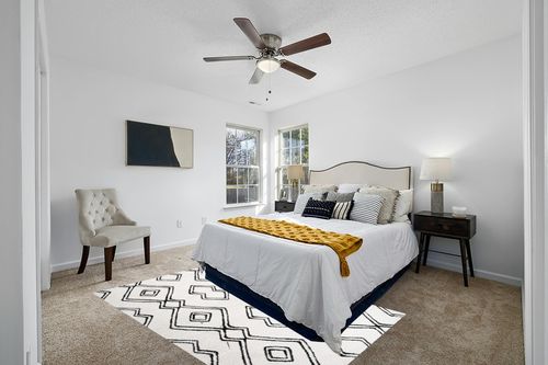 JONATHAN Y MOH401A-5 Deia Moroccan Style Diamond Shag Indoor Area-Rug Bohemian Geometric Easy-Cleaning Bedroom Kitchen Living Room Non Shedding, 5 X 8, White/Black in White and Yellow Modern Bedroom