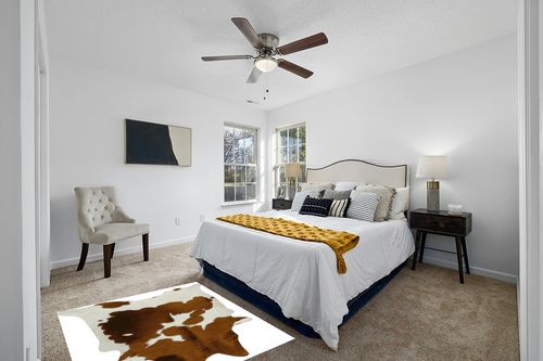 Brown & White Cowhide Area Rug Natural Premium Quality Cow Skin Hair On Leather Rug for Bedroom Décor 5ft x 4ft (60Inch x 48Inch, 152.4CM x 121.92CM) Medium in White and Yellow Modern Bedroom