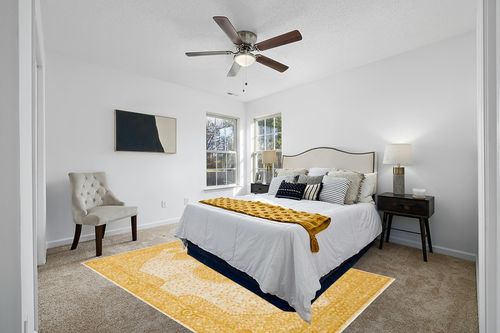 Rugs.com Dover Collection Rug – 6' x 9' Yellow Low-Pile Rug Perfect for Bedrooms, Dining Rooms, Living Rooms in White and Yellow Modern Bedroom