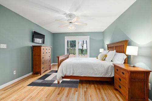 Grey Modern Non Slip Kitchen, Bedroom, Living Room Rug in Teal and Orange Wood Bedroom