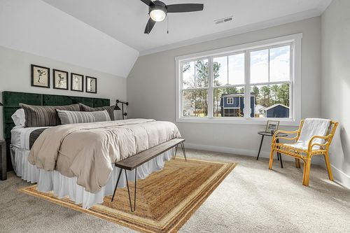 Flash Furniture Prima Natural Fiber Jute Area Rug 8' x 10' - Braided Indoor Jute Rug - Natural Area Rugs in Grey Traditional Bedroom with King Bed