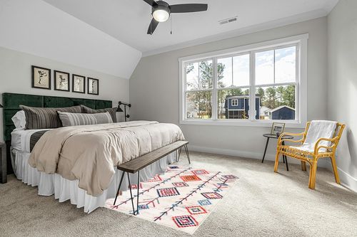Seavish Large Area Rug 5x7 White Washable Area Rug for Living Room Modern Farmhouse Area Rug Low Pile Non-Shedding Indoor Tribal Design Carpet Rugs for Bedroom Kids Room Nursery Playroom in Grey Traditional Bedroom with King Bed