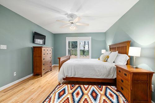JONATHAN Y SWC101A-4 Konya Diamond Kilim Geometric Indoor Area Rug, Southwestern, Geometric, Bohemian, Bedroom, Kitchen, Living Room, Easy-Cleaning, Non-Shedding, 4 X 6, Yellow/Red/Blue in Teal and Orange Wood Bedroom