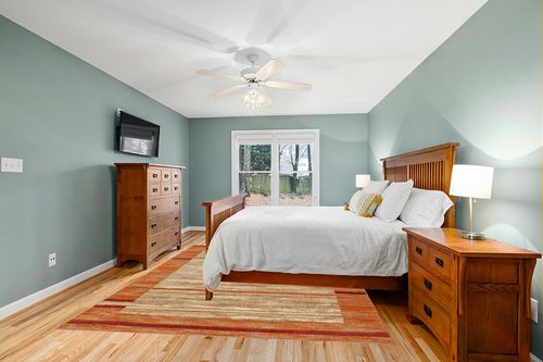 Unique Loom Autumn Foilage Area Rug - 8' x 10' Terracotta/Beige in Teal and Orange Wood Bedroom