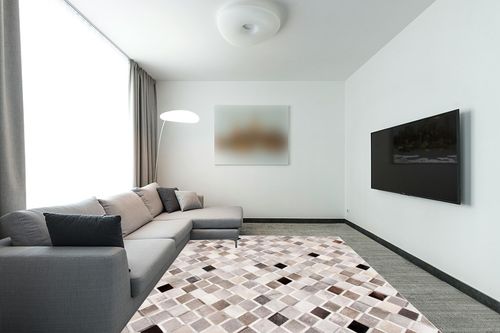 SAFAVIEH Studio Leather Collection 8' x 10' Ivory/Grey STL807A Handmade Mid-Century Modern Leather Area Rug in Modern Living Room with Grey Couch