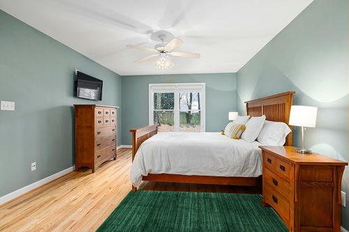 SAFAVIEH Vision Collection Accent Rug - 4' x 6', Dark Green, Modern Ombre Tonal Chic Design, Non-Shedding & Easy Care, Ideal for High Traffic Areas in Entryway, Living Room, Bedroom (VSN606Y) in Teal and Orange Wood Bedroom