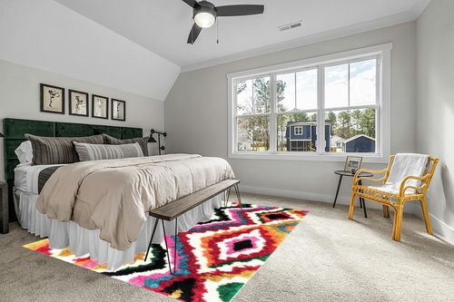 nuLOOM Handmade Carnival Abbey Shaggy Area Rug, 7' 6" x 9' 6", Multi in Grey Traditional Bedroom with King Bed
