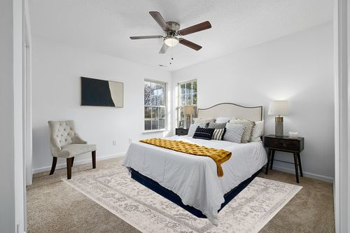 ‎Ivory/Silver ‎Traditional ‎Non Slip ‎Living Room ‎Area Rug in White and Yellow Modern Bedroom