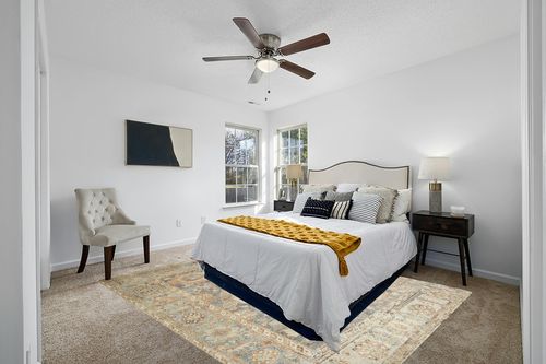 Loloi II Margot Collection MAT-03 Ocean/Spice 7'-6" x 9'-6" Area Rug feat. CloudPile in White and Yellow Modern Bedroom