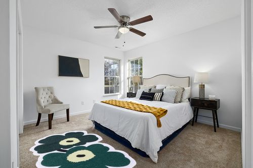 Flower Shape Bath Mats Green Shower Tub Mat Non Slip PVC Loofah Bath Mat Rug for Kitchen 50X80 cm in White and Yellow Modern Bedroom