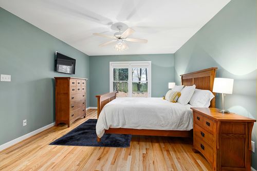 Indoor Bedroom Living Room Solid Plush Pile Shag Shaggy 5x7 Feet Area Rug Carpet Rug Modern Contemporary Decorative Designer Polyester Made Canvas Backing Hand Woven Fluffy Fuzzy Furry Canvas Back in Teal and Orange Wood Bedroom