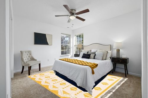 Unique Loom Mesa Collection Area Rug - Maricopa (8' x 10' Rectangle, Yellow and White) in White and Yellow Modern Bedroom