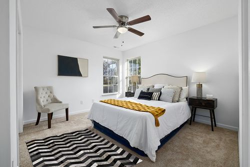 Premiumcowhide New Cowhide Rug Leather. Animal Skin Patchwork Area Carpet (4 x 6) in White and Yellow Modern Bedroom