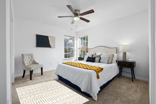 nuLOOM Moroccan Blythe Area Rug, 4' x 6', Grey/Off-white in White and Yellow Modern Bedroom