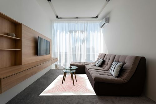 Novogratz by Momeni Rugs Kalahari Collection Area Rug, 5'0" x 7'6", Pink in Grey Living Room with Brown Couch