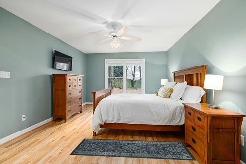 Navy Blue/Green Transitional Stain-Resistant, Stain Resistant Hallway Runner in Teal and Orange Wood Bedroom