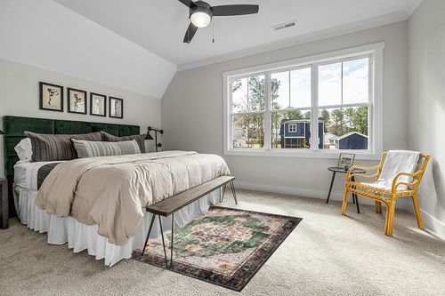 YesRug Area Rug 5x7 for Living Room Green Boho Non-Slip Washable Rug Vintage Low Pile Large Rug for Bedroom Dining Room in Grey Traditional Bedroom with King Bed