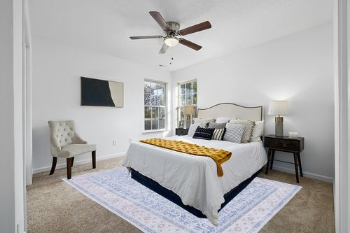 SAFAVIEH Tucson Collection Area Rug - 8' x 10', Blue & Rust, Persian Design, Non-Shedding Machine Washable & Slip Resistant Ideal for High Traffic Areas in Living Room, Bedroom (TSN186M) in White and Yellow Modern Bedroom