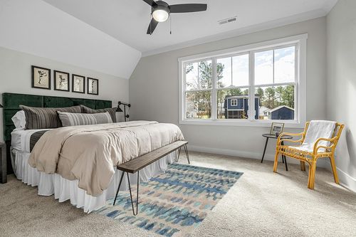 Dash and Albert Paint Chip Blue Hand Micro Hooked Wool Rug, 5 X 8 Feet, Blue/Green Geometric Pattern in Grey Traditional Bedroom with King Bed