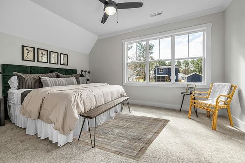 Chris Loves Julia x Loloi 7'6" 9'6" Ink/Terracotta Large Jules Jul-09 Area Rug in Grey Traditional Bedroom with King Bed