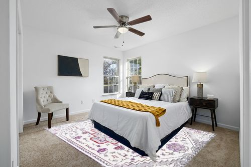 SAFAVIEH Skyler Collection 8' x 10' Ivory/Purple SKY111V Boho Medallion Distressed Non-Shedding Living Room Dining Bedroom Area Rug in White and Yellow Modern Bedroom