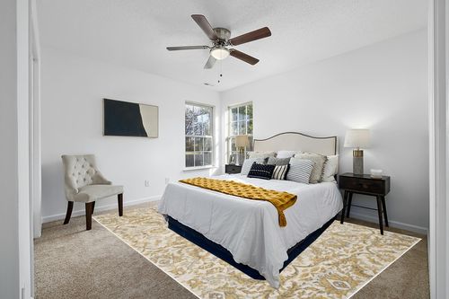 SAFAVIEH Evoke Collection Area Rug - 9' x 12', Ivory & Gold, Shabby Chic Oriental Design, Non-Shedding & Easy Care, Ideal for High Traffic Areas in Living Room, Bedroom (EVK238S) in White and Yellow Modern Bedroom