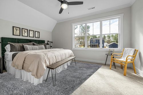 nuLOOM Marleen Contemporary Shag Area Rug, 10x14, Grey in Grey Traditional Bedroom with King Bed