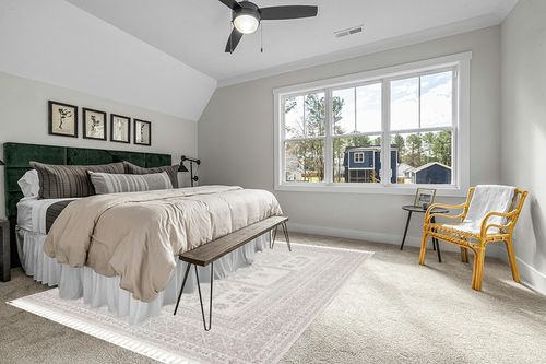 Well Woven Loop-De-Loop Carina Tribal Medallion Beige Kilim-Style 7'10" x 10'6" Area Rug in Grey Traditional Bedroom with King Bed