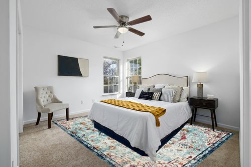 SAFAVIEH Madison Collection Area Rug - 9' x 12', Navy & Light Blue, Boho Chic Medallion Distressed Design, Non-Shedding & Easy Care, Ideal for High Traffic Areas in Living Room, Bedroom (MAD447K) in White and Yellow Modern Bedroom