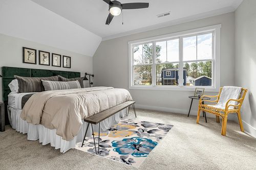 Rugshop Modern Floral Design for Living Room,Bedroom,Home Office,Kitchen Non Shedding Area Rug 5' X 7' Cream in Grey Traditional Bedroom with King Bed