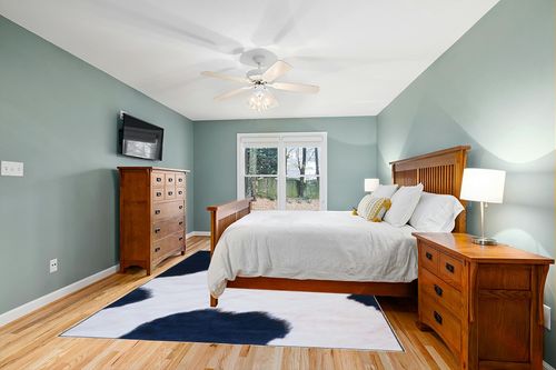 Safavieh Faux Hide Collection Area Rug - 8' x 10', Ivory & Dark Blue, Tiger Print Design, Non-Shedding & Easy Care, Machine Washable Ideal for High Traffic Areas in Living Room, Bedroom (FAH548A) in Teal and Orange Wood Bedroom