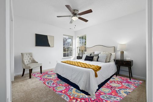 SAFAVIEH Madison Collection 9' x 12' Fuchsia Gold MAD600A Boho Chic Glam Paisley Non-Shedding Living Room Bedroom Dining Home Office Area Rug in White and Yellow Modern Bedroom