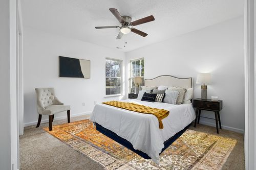 Unique Loom Timeless Collection Area Rug - Peter (8' 4" x 12' 2" Rectangle, Yellow/ Black) in White and Yellow Modern Bedroom