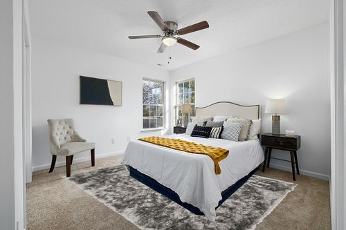 SAFAVIEH Ocean Shag Collection Area Rug - 8' x 10', Silver, Handmade Solid, 2.4-inch Thick Ideal for High Traffic Areas in Living Room, Bedroom (OCG101G) in White and Yellow Modern Bedroom