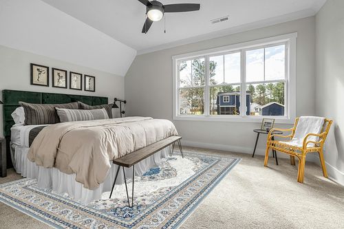 Area Rug Living Room Rugs: 9x12 Machine Washable Rug Soft Low Pile Area Rug with Non-Slip Backing, Medallion Floor Carpet for Bedroom Dining Room Nursery Home Office-Blue/Cream in Grey Traditional Bedroom with King Bed