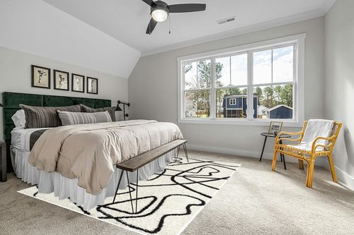 Abani Abstract Design Ivory & Black 7'9" x 10'2" (8x10) Bedroom Carpet Rugs No-Shed Bold Contemporary Squiggle Line Print Shag Area Rug in Grey Traditional Bedroom with King Bed