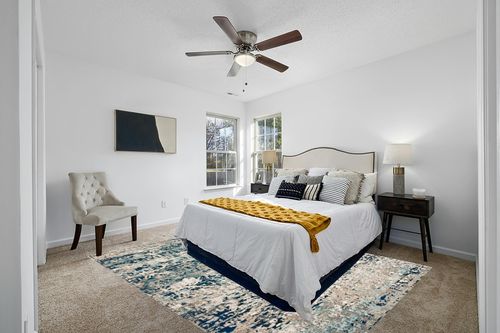 SAFAVIEH Madison Collection Area Rug - 8' x 10', Grey & Blue, Modern Abstract Design, Non-Shedding & Easy Care, Ideal for High Traffic Areas in Living Room, Bedroom (MAD460K) in White and Yellow Modern Bedroom