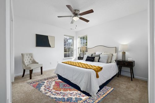 ‎Blue/Multi ‎Bohemian FLAIR Boho Vintage Traditional Non Slip Rug in White and Yellow Modern Bedroom