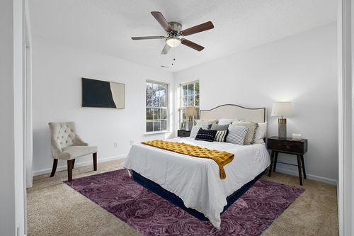 SAFAVIEH Ikat Collection Area Rug - 8' x 10', Purple, Handmade Wool, Ideal for The Living Room, Dining, Bedroom (IKT632V) in White and Yellow Modern Bedroom