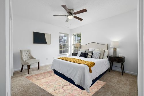 Loloi II Layla Collection LAY-17 Pink/Lagoon, Traditional 5'-0" x 7'-6" Area Rug in White and Yellow Modern Bedroom